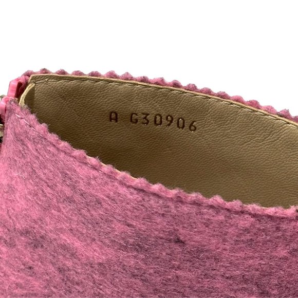 CHANEL 15A Pink Felt Ankle Booties Gold Quilted Block Heel IT 38, US 8 A G30906 - Picture 10 of 16